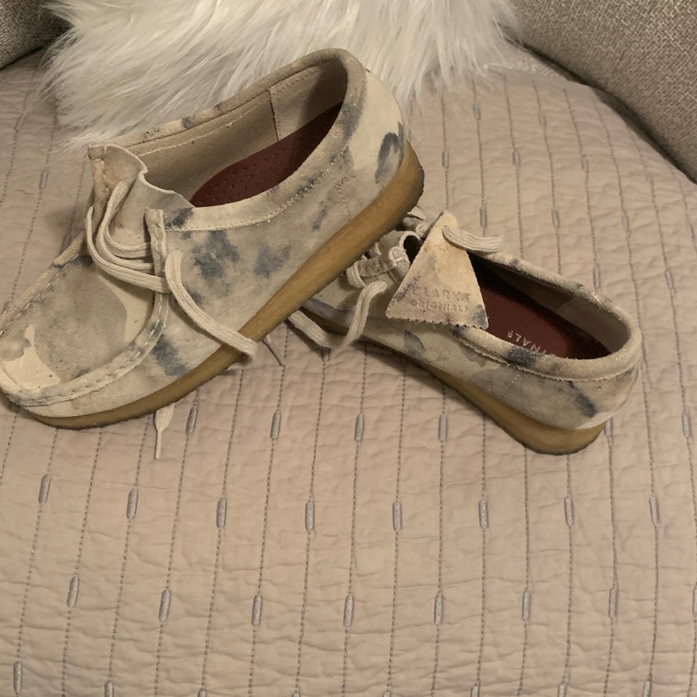Clarks Cream and Gray Casual Shoes